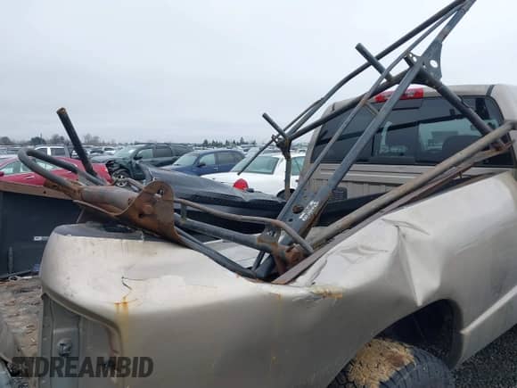 2005 Dodge 3500 SLT z VIN 3D7LS38C25G742321, wystawiony jako IAAI lot #41311486 z przebiegiem 244 511 mil mil oraz . Historia ofert i sprzedaży dostępna na DreamBid. Obrazek 18.