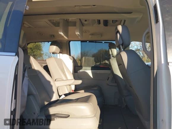 ✅ 2012 Volkswagen Routan SE • VIN: 2C4RVABG6CR393585 • Lot: 43661124. Listed on IAAI with 121,380 mi. Free auction sales archive from the USA and detailed vehicle history report at DreamBid. Image 8.