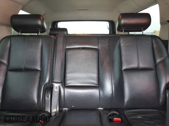 2010 Chevrolet Suburban LT с VIN 1GNUCJE02AR229968, выставлен на аукционе Copart как лот 56762975 с пробегом 305 863 миль миль и Списание • Salvage title. История ставок и продаж доступна на DreamBid. Изображение 10.