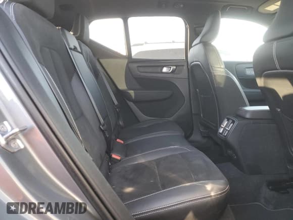 ✅ 2019 Volvo XC40 R-Design • VIN: YV4162UM0K2075264 • Лот: 85934155. Опубликован ранее на Copart с пробегом 123 625 миль. Бесплатный доступ к архиву аукционных продаж из США и подробный отчёт об истории автомобиля на DreamBid. Изображение 11.