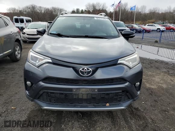 ✅ 2016 Toyota RAV4 SE • VIN: JTMJFREV6GD189297 • Lot: 92317725. Wystawiony na Copart z przebiegiem 170 996 mil. Bezpłatny archiwum sprzedaży aukcyjnych z USA i szczegółowy raport historii pojazdu na DreamBid. Zdjęcie 5.