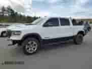 2020 Ram 1500 Rebel z VIN 1C6SRFLM1LN230872, wystawiony jako Copart lot #55671585 z przebiegiem 97 202 mil mil oraz Szkoda całkowita • Salvage title. Historia ofert i sprzedaży dostępna na DreamBid. Obrazek 1.