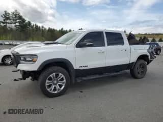 2020 Ram 1500 Rebel z VIN 1C6SRFLM1LN230872, wystawiony jako Copart lot #55671585 z przebiegiem 97 202 mil mil oraz Szkoda całkowita • Salvage title. Historia ofert i sprzedaży dostępna na DreamBid. Obrazek 1.
