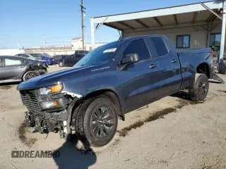 ✅ 2020 Chevrolet Silverado 1500 Custom • VIN: 1GCRWBEK1LZ311786 • Lot: 77437184. Wystawiony na Copart z przebiegiem 84 746 mil. Bezpłatny archiwum sprzedaży aukcyjnych z USA i szczegółowy raport historii pojazdu na DreamBid. Zdjęcie 1.