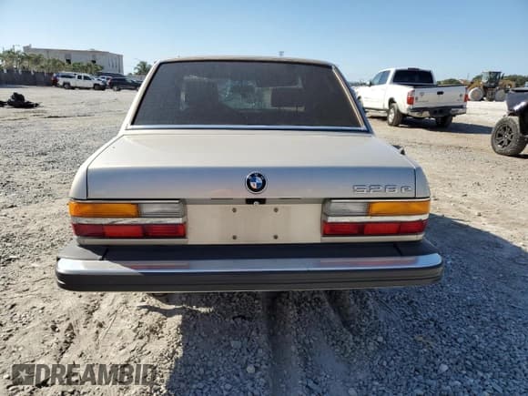 ✅ 1988 BMW 5 Series 528e • VIN: WBADK8305J9891614 • Лот: 84110264. Опубликован ранее на Copart с пробегом 59 748 миль. Бесплатный доступ к архиву аукционных продаж из США и подробный отчёт об истории автомобиля на DreamBid. Изображение 6.