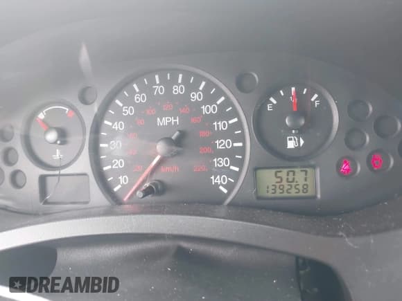 ✅ 2006 Ford Focus S • VIN: 1FAFP34NX6W131980 • Lot: 42408699. Wystawiony na IAAI z przebiegiem 139 258 mil. Bezpłatny archiwum sprzedaży aukcyjnych z USA i szczegółowy raport historii pojazdu na DreamBid. Zdjęcie 7.