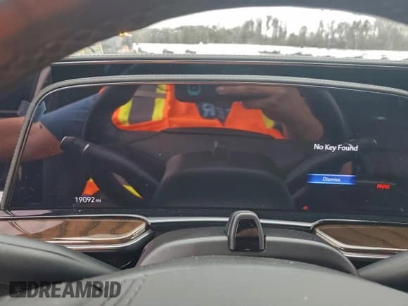 ✅ 2024 Cadillac Escalade ESV 4WD Sport Platinum • VIN: 1GYS4RKL8RR322431 • Лот: 94194535. Опубликован ранее на Copart с пробегом 19 092 миль. Бесплатный доступ к архиву аукционных продаж из США и подробный отчёт об истории автомобиля на DreamBid. Изображение 9.