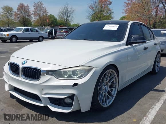 ✅ 2012 BMW 3 Series 335i • VIN: WBA3A9G54CNN67686 • Лот: 42106853. Опубликован ранее на IAAI с пробегом 141 368 миль. Бесплатный доступ к архиву аукционных продаж из США и подробный отчёт об истории автомобиля на DreamBid. Изображение 17.