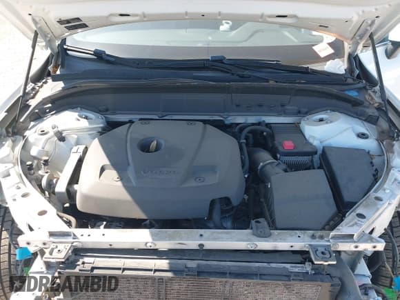 ✅ 2018 Volvo XC60 Momentum • VIN: LYV102RK3JB116768 • Lot: 43392751. Wystawiony na IAAI z przebiegiem 73 409 mil. Bezpłatny archiwum sprzedaży aukcyjnych z USA i szczegółowy raport historii pojazdu na DreamBid. Zdjęcie 10.