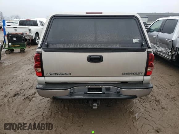 ✅ 2005 Chevrolet Silverado 1500 Z71 • VIN: 1GCEK14T65Z243521 • Лот: 84994214. Опубликован ранее на Copart с пробегом 119 503 миль. Бесплатный доступ к архиву аукционных продаж из США и подробный отчёт об истории автомобиля на DreamBid. Изображение 6.