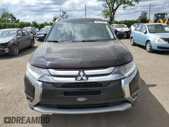 ✅ 2017 Mitsubishi Outlander SE • VIN: JA4JZ3AXXHZ602378 • Lot: 59731485. Wystawiony na Copart z przebiegiem 144 069 mil. Bezpłatny archiwum sprzedaży aukcyjnych z USA i szczegółowy raport historii pojazdu na DreamBid. Zdjęcie 5.