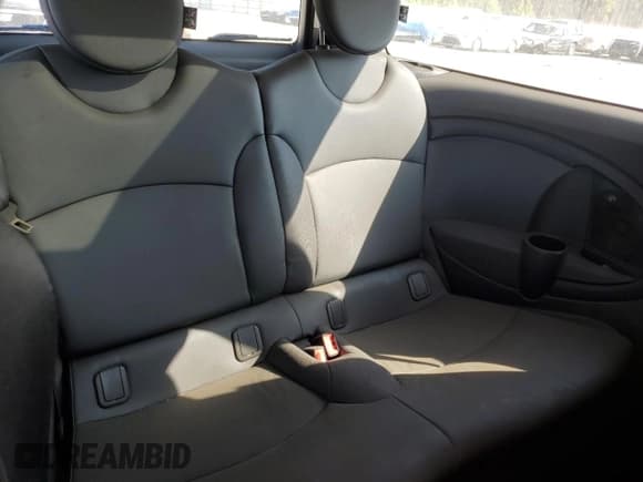 ✅ 2011 MINI Clubman • VIN: WMWZF3C57BTX81533 • Lot: 44221795. Wystawiony na Copart z przebiegiem Nie podano. Bezpłatny archiwum sprzedaży aukcyjnych z USA i szczegółowy raport historii pojazdu na DreamBid. Zdjęcie 10.