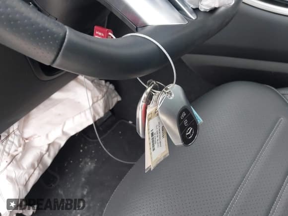 ✅ 2024 Mercedes-Benz GLC 300 • VIN: W1NKM4GB9RF209266 • Lot: 41331418. Listed on IAAI with 6,102 mi. Free auction sales archive from the USA and detailed vehicle history report at DreamBid. Image 11.