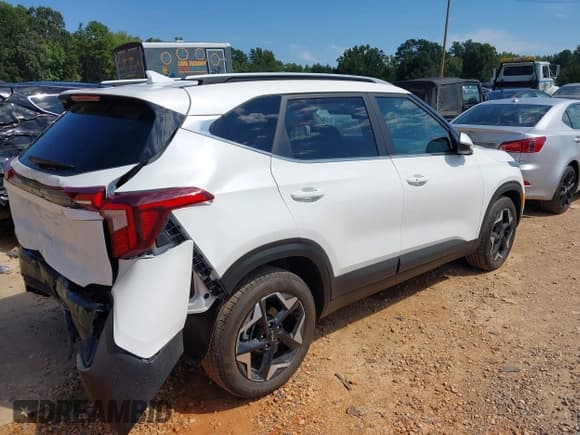 ✅ 2025 Kia Seltos EX • VIN: KNDER2AA6S7771507 • Lot: 43068807. Listed on IAAI with 1,665 mi. Free auction sales archive from the USA and detailed vehicle history report at DreamBid. Image 4.