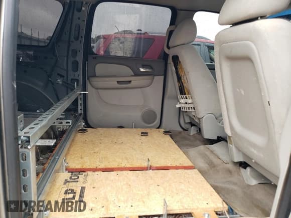 ✅ 2009 Chevrolet Suburban LS • VIN: 1GNFC16J49R184219 • Lot: 79306164. Listed on Copart with 204,958 mi. Free auction sales archive from the USA and detailed vehicle history report at DreamBid. Image 11.