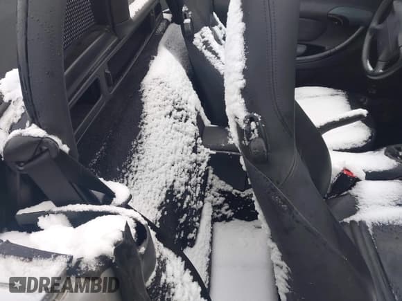 ✅ 1999 Porsche Boxster • VIN: WP0CA2981XU629106 • Lot: 43812100. Listed on IAAI with 101,514 mi. Free auction sales archive from the USA and detailed vehicle history report at DreamBid. Image 8.