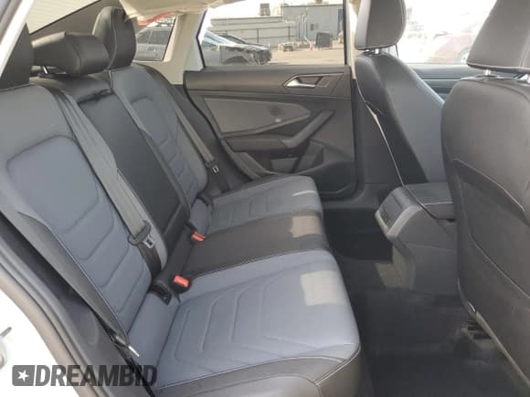 ✅ 2025 Volkswagen Jetta SEL • VIN: 3VWGX7BU2SM039141 • Lot: 70070885. Listed on Copart with 6,595 mi. Free auction sales archive from the USA and detailed vehicle history report at DreamBid. Image 10.