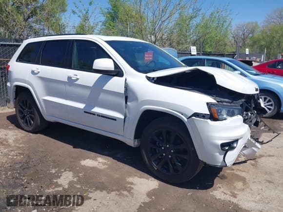 ✅ 2018 Jeep Grand Cherokee Altitude • VIN: 1C4RJEAG3JC275388 • Lot: 42035888. Listed on IAAI with 110,209 mi. Free auction sales archive from the USA and detailed vehicle history report at DreamBid. Image 1.