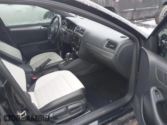 ✅ 2016 Volkswagen Jetta Sport • VIN: 3VWD17AJ3GM376307 • Лот: 43651566. Опубликован ранее на IAAI с пробегом 125 168 миль. Бесплатный доступ к архиву аукционных продаж из США и подробный отчёт об истории автомобиля на DreamBid. Изображение 5.