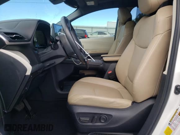 ✅ 2022 Toyota Sienna XLE • VIN: 5TDYRKEC6NS091321 • Lot: 85916245. Wystawiony na Copart z przebiegiem 74 754 mil. Bezpłatny archiwum sprzedaży aukcyjnych z USA i szczegółowy raport historii pojazdu na DreamBid. Zdjęcie 7.