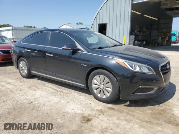 ✅ 2017 Hyundai Sonata SE • VIN: KMHE24L14HA055421 • Лот: 80409205. Опубликован ранее на Copart с пробегом 122 240 миль. Бесплатный доступ к архиву аукционных продаж из США и подробный отчёт об истории автомобиля на DreamBid. Изображение 4.