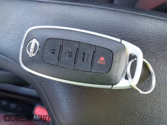 ✅ 2024 Nissan Versa SR • VIN: 3N1CN8FV9RL921121 • Lot: 43031422. Wystawiony na IAAI z przebiegiem 19 167 mil. Bezpłatny archiwum sprzedaży aukcyjnych z USA i szczegółowy raport historii pojazdu na DreamBid. Zdjęcie 11.