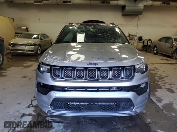 ✅ 2023 Jeep Compass (RED) Edition • VIN: 3C4NJDCN0PT530676 • Лот: 91073925. Опубликован ранее на Copart с пробегом 24 345 миль. Бесплатный доступ к архиву аукционных продаж из США и подробный отчёт об истории автомобиля на DreamBid. Изображение 5.