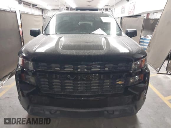 ✅ 2020 Chevrolet Silverado 1500 Custom • VIN: 1GCRWBEF0LZ247758 • Lot: 40836607. Wystawiony na IAAI z przebiegiem 83 727 mil. Bezpłatny archiwum sprzedaży aukcyjnych z USA i szczegółowy raport historii pojazdu na DreamBid. Zdjęcie 12.