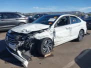 ✅ 2021 Volkswagen Jetta SEL • VIN: 3VWE57BU0MM048033 • Lot: 43396551. Wystawiony na IAAI z przebiegiem Nie podano. Bezpłatny archiwum sprzedaży aukcyjnych z USA i szczegółowy raport historii pojazdu na DreamBid. Zdjęcie 2.