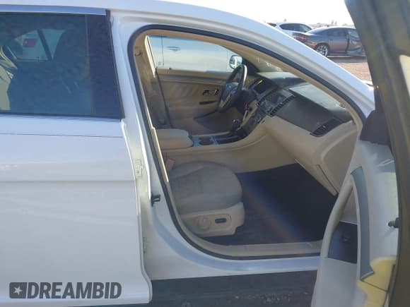 ✅ 2014 Ford Taurus SE • VIN: 1FAHP2D85EG117720 • Лот: 43704831. Опубликован ранее на IAAI с пробегом 120 745 миль. Бесплатный доступ к архиву аукционных продаж из США и подробный отчёт об истории автомобиля на DreamBid. Изображение 5.