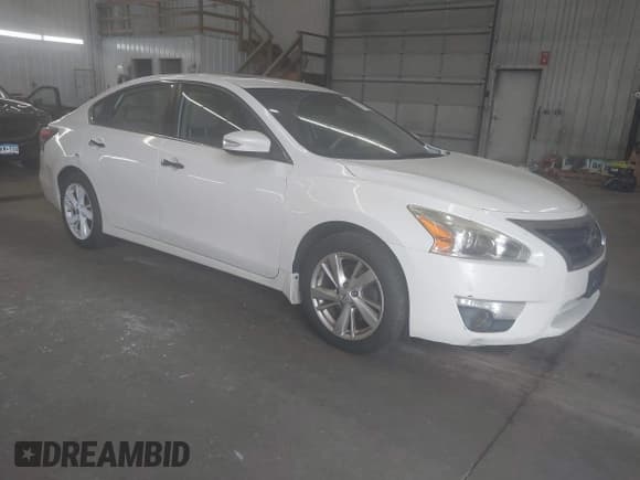✅ 2015 Nissan Altima SV • VIN: 1N4AL3AP0FC161650 • Lot: 43146988. Wystawiony na IAAI z przebiegiem 179 606 mil. Bezpłatny archiwum sprzedaży aukcyjnych z USA i szczegółowy raport historii pojazdu na DreamBid. Zdjęcie 1.
