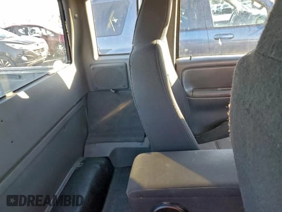 ✅ 2005 Ford Ranger XL • VIN: 1FTZR15E35PA02413 • Lot: 93719485. Wystawiony na Copart z przebiegiem 188 801 mil. Bezpłatny archiwum sprzedaży aukcyjnych z USA i szczegółowy raport historii pojazdu na DreamBid. Zdjęcie 10.