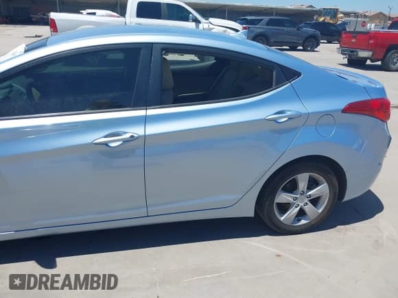 ✅ 2011 Hyundai Elantra GLS • VIN: KMHDH4AE9BU129356 • Lot: 42813095. Listed on IAAI with 175,036 mi. Free auction sales archive from the USA and detailed vehicle history report at DreamBid. Image 6.