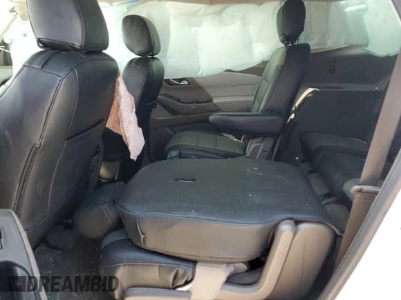 2018 Chevrolet Traverse LT Cloth z VIN 1GNERGKW5JJ248639, wystawiony jako Copart lot #68451285 z przebiegiem Nie podano mil oraz Szkoda całkowita • Salvage title. Historia ofert i sprzedaży dostępna na DreamBid. Obrazek 11.