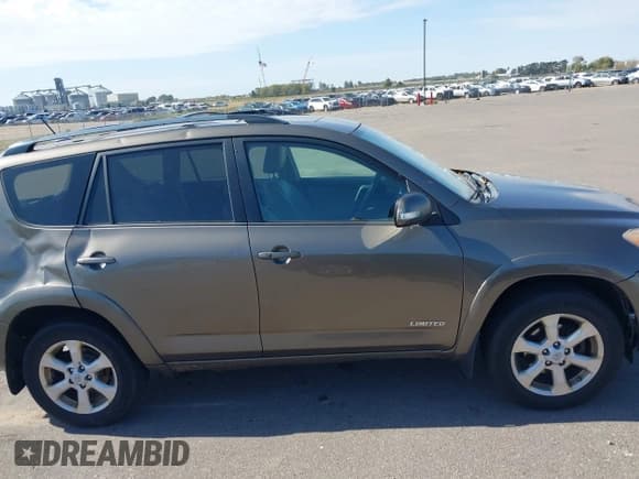 ✅ 2009 Toyota RAV4 Limited • VIN: 2T3BK31V19W013461 • Lot: 43390703. Listed on IAAI with 267,397 mi. Free auction sales archive from the USA and detailed vehicle history report at DreamBid. Image 13.