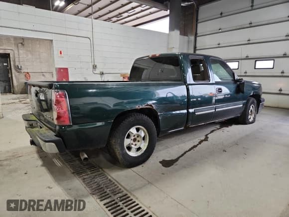 ✅ 2004 Chevrolet Silverado 1500 LS • VIN: 2GCEC19V941158641 • Lot: 93382595. Listed on Copart with 220,325 mi. Free auction sales archive from the USA and detailed vehicle history report at DreamBid. Image 3.