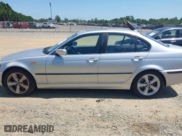 ✅ 2005 BMW 3 Series 330xi • VIN: WBAEW53405PN37317 • Lot: 42544009. Listed on IAAI with 111,964 mi. Free auction sales archive from the USA and detailed vehicle history report at DreamBid. Image 14.
