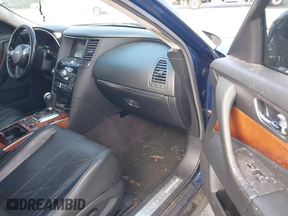 ✅ 2015 Infiniti QX70 • VIN: JN8CS1MU2FM380734 • Lot: 42723003. Wystawiony na IAAI z przebiegiem 175 469 mil. Bezpłatny archiwum sprzedaży aukcyjnych z USA i szczegółowy raport historii pojazdu na DreamBid. Zdjęcie 5.