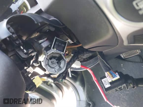 2013 Hyundai Tucson GLS z VIN KM8JU3AC7DU689161, wystawiony jako IAAI lot #40488245 z przebiegiem 109 544 mil mil oraz . Historia ofert i sprzedaży dostępna na DreamBid. Obrazek 6.