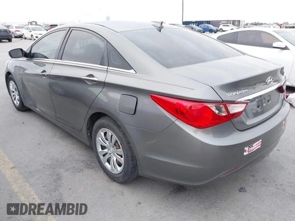 ✅ 2013 Hyundai Sonata GL • VIN: 5NPEB4AC1DH530065 • Lot: 41276947. Listed on IAAI with 192,695 mi. Free auction sales archive from the USA and detailed vehicle history report at DreamBid. Image 3.