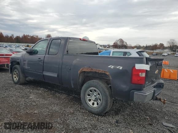 ✅ 2010 Chevrolet Silverado 1500 LT • VIN: 1GCSKSEA0AZ148260 • Лот: 92167415. Опубликован ранее на Copart с пробегом 230 957 миль. Бесплатный доступ к архиву аукционных продаж из США и подробный отчёт об истории автомобиля на DreamBid. Изображение 2.