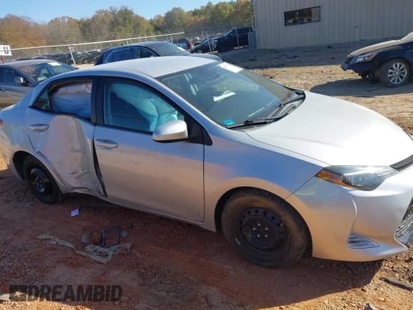 ✅ 2018 Toyota Corolla LE • VIN: 2T1BURHE3JC106399 • Lot: 43677190. Listed on IAAI with 89,728 mi. Free auction sales archive from the USA and detailed vehicle history report at DreamBid. Image 13.