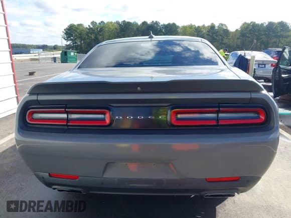 ✅ 2019 Dodge Challenger R/T • VIN: 2C3CDZBT4KH603680 • Lot: 43417455. Wystawiony na IAAI z przebiegiem 92 547 mil. Bezpłatny archiwum sprzedaży aukcyjnych z USA i szczegółowy raport historii pojazdu na DreamBid. Zdjęcie 16.