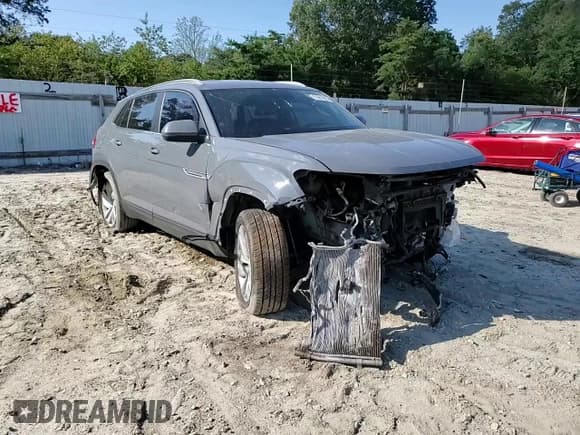 ✅ 2021 Volkswagen Atlas SE • VIN: 1V2HC2CA0MC205329 • Lot: 81561825. Listed on Copart with 119,591 mi. Free auction sales archive from the USA and detailed vehicle history report at DreamBid. Image 15.