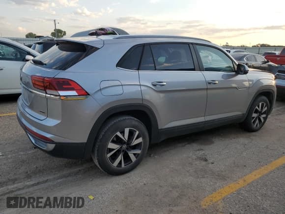 ✅ 2021 Volkswagen Atlas SE • VIN: 1V2LC2CA8MC231977 • Лот: 71850625. Опубликован ранее на Copart с пробегом 124 658 миль. Бесплатный доступ к архиву аукционных продаж из США и подробный отчёт об истории автомобиля на DreamBid. Изображение 3.