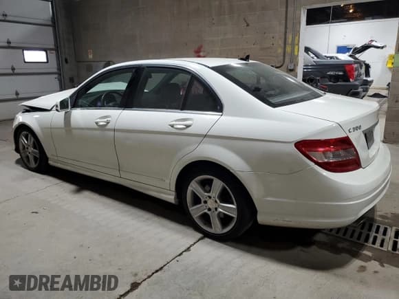 ✅ 2011 Mercedes-Benz C 300 Sport • VIN: WDDGF5EB6BR174597 • Lot: 93367495. Wystawiony na Copart z przebiegiem 159 988 mil. Bezpłatny archiwum sprzedaży aukcyjnych z USA i szczegółowy raport historii pojazdu na DreamBid. Zdjęcie 2.