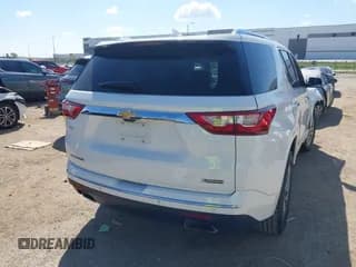 ✅ 2018 Chevrolet Traverse Premier • VIN: 1GNERKKW3JJ176035 • Lot: 43297518. Wystawiony na IAAI z przebiegiem 69 630 mil. Bezpłatny archiwum sprzedaży aukcyjnych z USA i szczegółowy raport historii pojazdu na DreamBid. Zdjęcie 4.