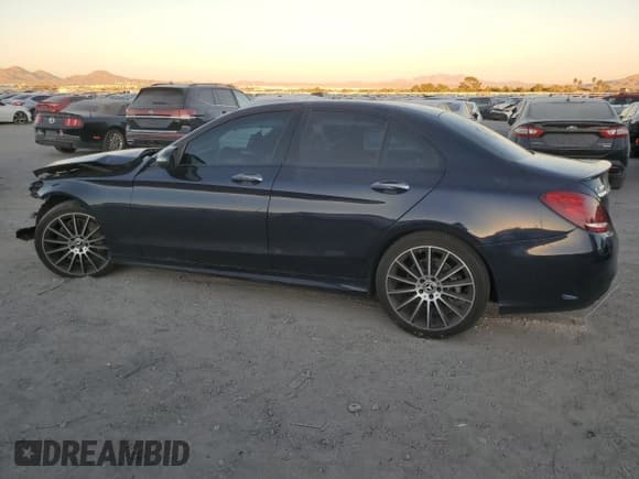 ✅ 2017 Mercedes-Benz C 300 • VIN: 55SWF4JB4HU225968 • Lot: 91599035. Wystawiony na Copart z przebiegiem 194 885 mil. Bezpłatny archiwum sprzedaży aukcyjnych z USA i szczegółowy raport historii pojazdu na DreamBid. Zdjęcie 2.