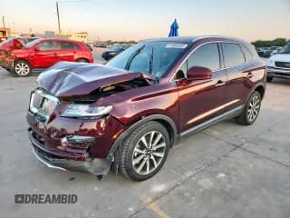 ✅ 2019 Lincoln MKC Reserve • VIN: 5LMCJ3C91KUL18610 • Лот: 71866405. Опубликован ранее на Copart с пробегом 55 633 миль. Бесплатный доступ к архиву аукционных продаж из США и подробный отчёт об истории автомобиля на DreamBid. Изображение 1.