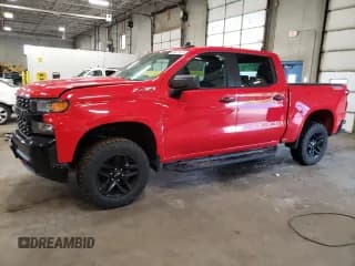 ✅ 2020 Chevrolet Silverado 1500 Custom Trail Boss • VIN: 3GCPYCEF2LG130335 • Lot: 68831034. Wystawiony na Copart z przebiegiem 113 749 mil. Bezpłatny archiwum sprzedaży aukcyjnych z USA i szczegółowy raport historii pojazdu na DreamBid. Zdjęcie 1.